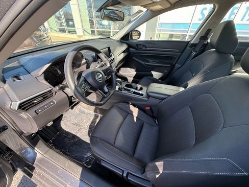 Used 2024 Nissan Altima 2.5 S image 7