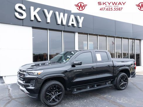 Certified 2025 Chevrolet Colorado Z71 w/ Z71 Convenience Package 2 AWD/4WD image 1