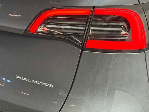 Used 2023 Tesla Model Y Long Range image 28