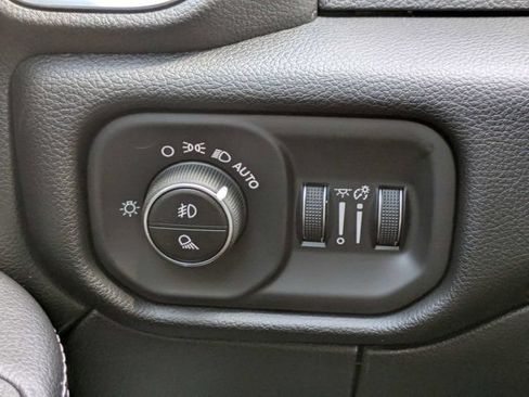 New 2026 RAM 2500 Laramie AWD/4WD image 23
