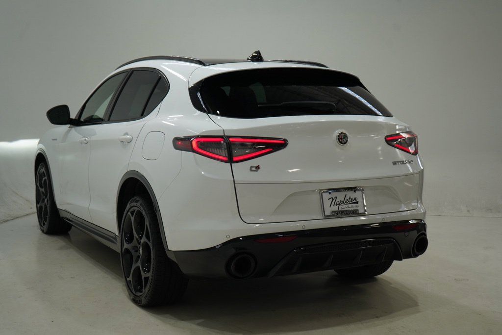 Used 2024 Alfa Romeo Stelvio Veloce AWD/4WD image 5