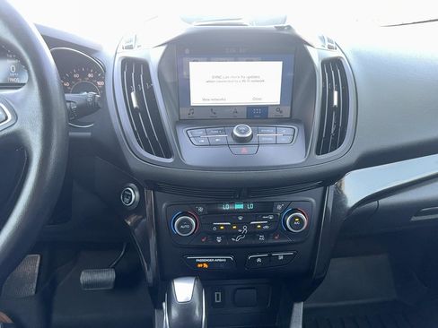 Used 2019 Ford Escape SE w/ SE Sport Appearance Package AWD/4WD image 20