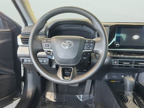 Used 2025 Toyota Camry LE FWD image 16
