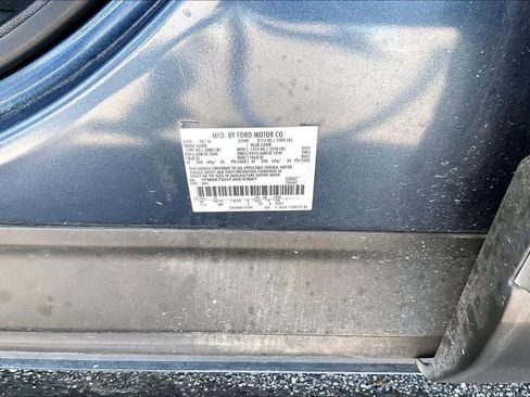 Used 2018 Ford Explorer XLT w/ Equipment Group 202A image 6