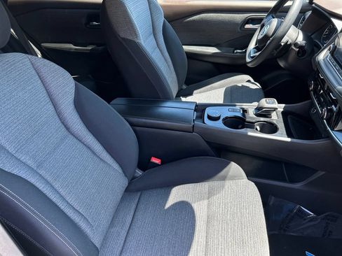 Used 2021 Nissan Rogue SV AWD/4WD image 14