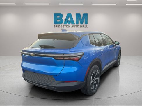 New 2026 Chevrolet Equinox EV LT image 9