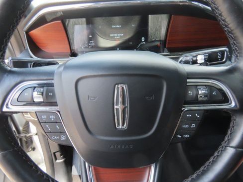 Used 2021 Lincoln Navigator L Reserve w/ Luxury Package AWD/4WD image 27