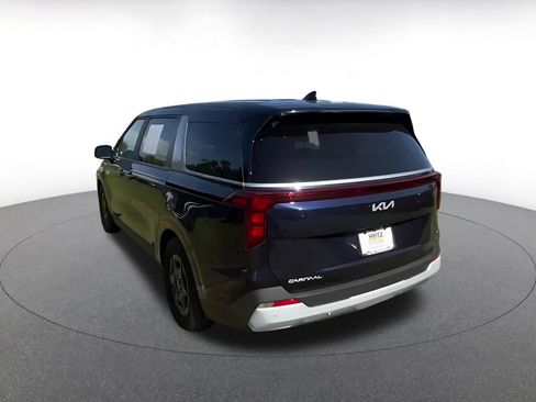 Used 2026 Kia Carnival FWD image 14