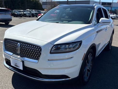 Used 2022 Lincoln Nautilus Reserve image 3