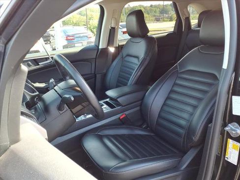 Certified 2024 Ford Edge SEL image 3