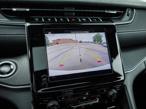 New 2025 Jeep Grand Cherokee L Laredo w/ Luxury Tech Group I image 25