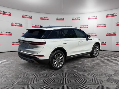 Used 2022 Lincoln Corsair AWD w/ Premium Package image 3