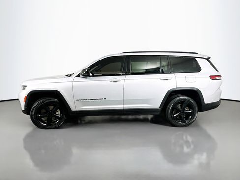 Used 2022 Jeep Grand Cherokee L Laredo image 4