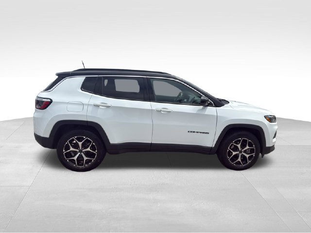 Used 2025 Jeep Compass Limited AWD/4WD image 12