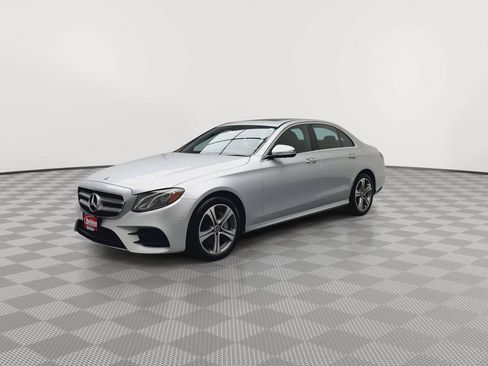 Used 2020 Mercedes-Benz E 350 4MATIC Sedan image 39