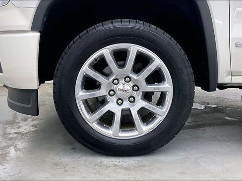 Used 2015 GMC Sierra 1500 Denali w/ Driver Alert Package AWD/4WD image 10