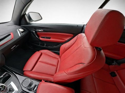 Used 2019 BMW 230i Convertible RWD image 19