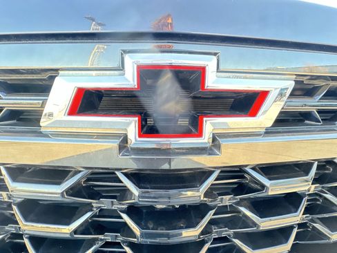 Used 2022 Chevrolet Silverado 1500 ZR2 w/ Technology Package image 30