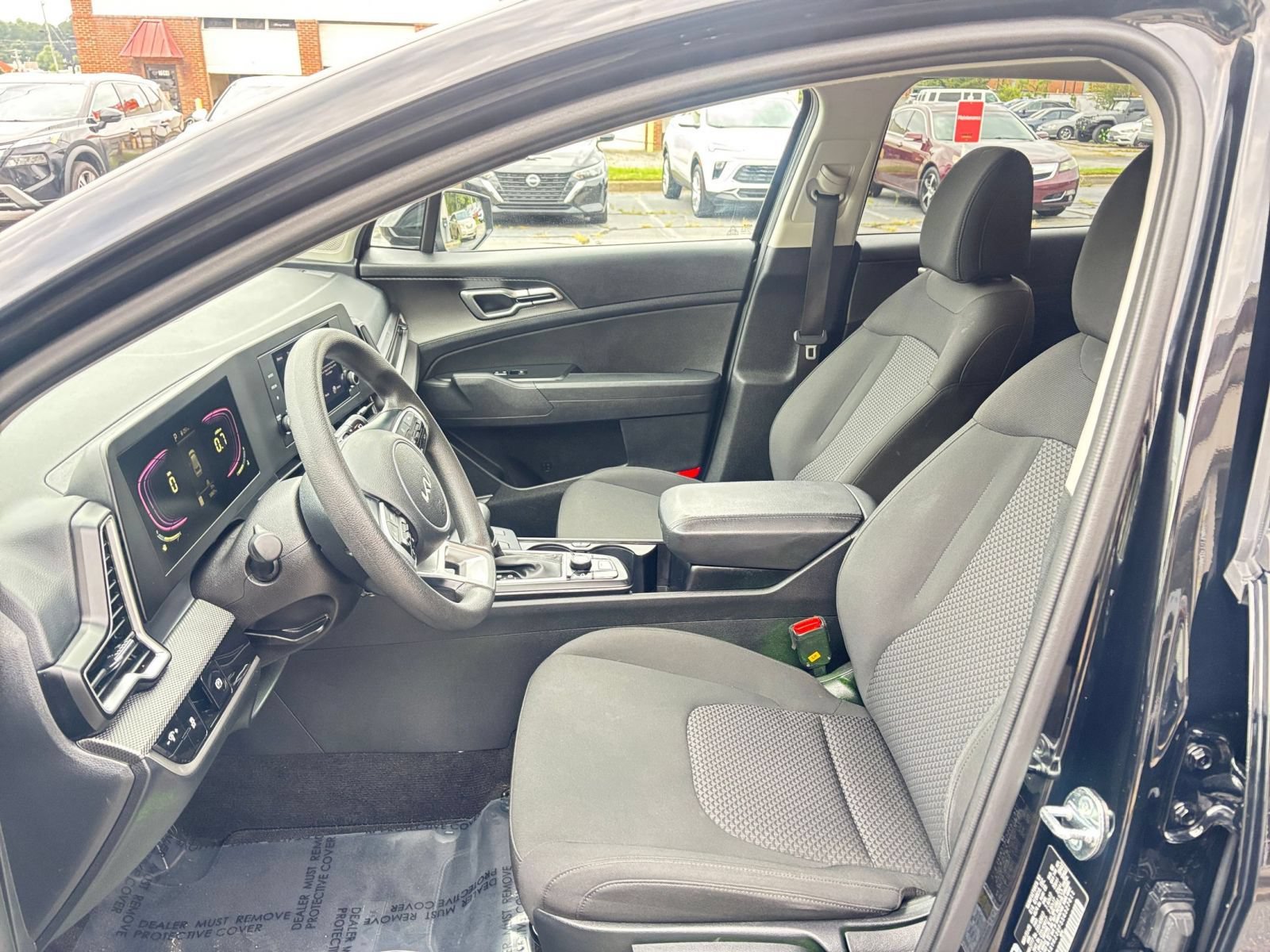 Used 2025 Kia Sportage LX FWD image 25