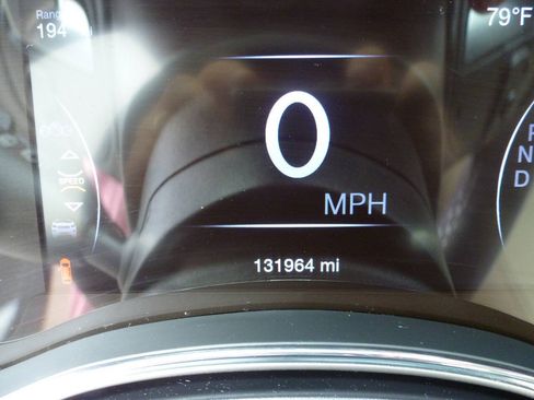 Used 2017 Jeep Grand Cherokee Limited w/ Luxury Group II AWD/4WD image 23