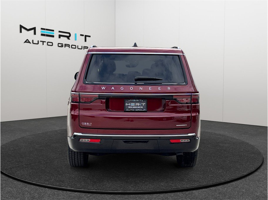 Used 2024 Jeep Wagoneer Series II w/ Flexible Seating Group RWD image 8