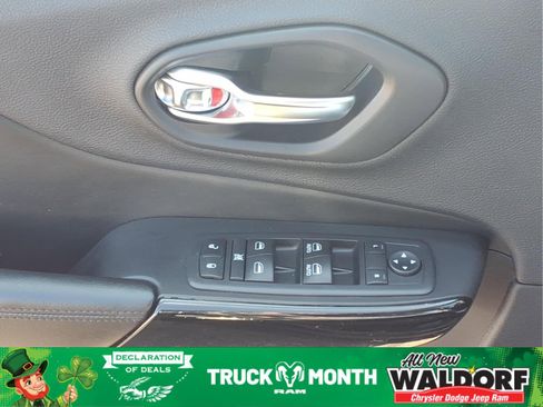 Used 2019 Jeep Cherokee Latitude Plus image 11