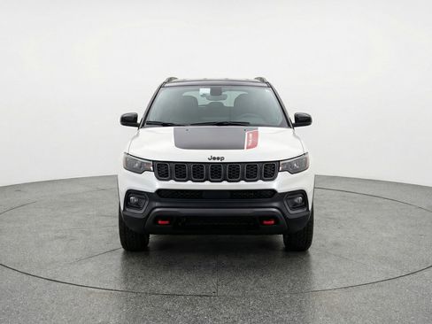 Used 2025 Jeep Compass Trailhawk image 2