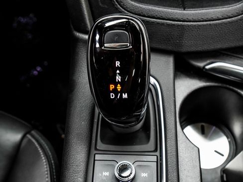 Used 2025 Cadillac XT6 Premium Luxury image 22