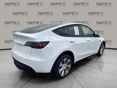 Used 2022 Tesla Model Y Long Range image 5