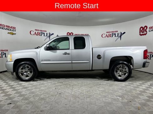 Used 2010 Chevrolet Silverado 1500 LT w/ Regional Value Package image 4