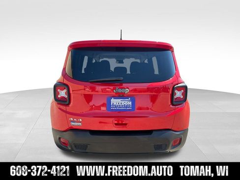 Used 2023 Jeep Renegade Latitude AWD/4WD image 4