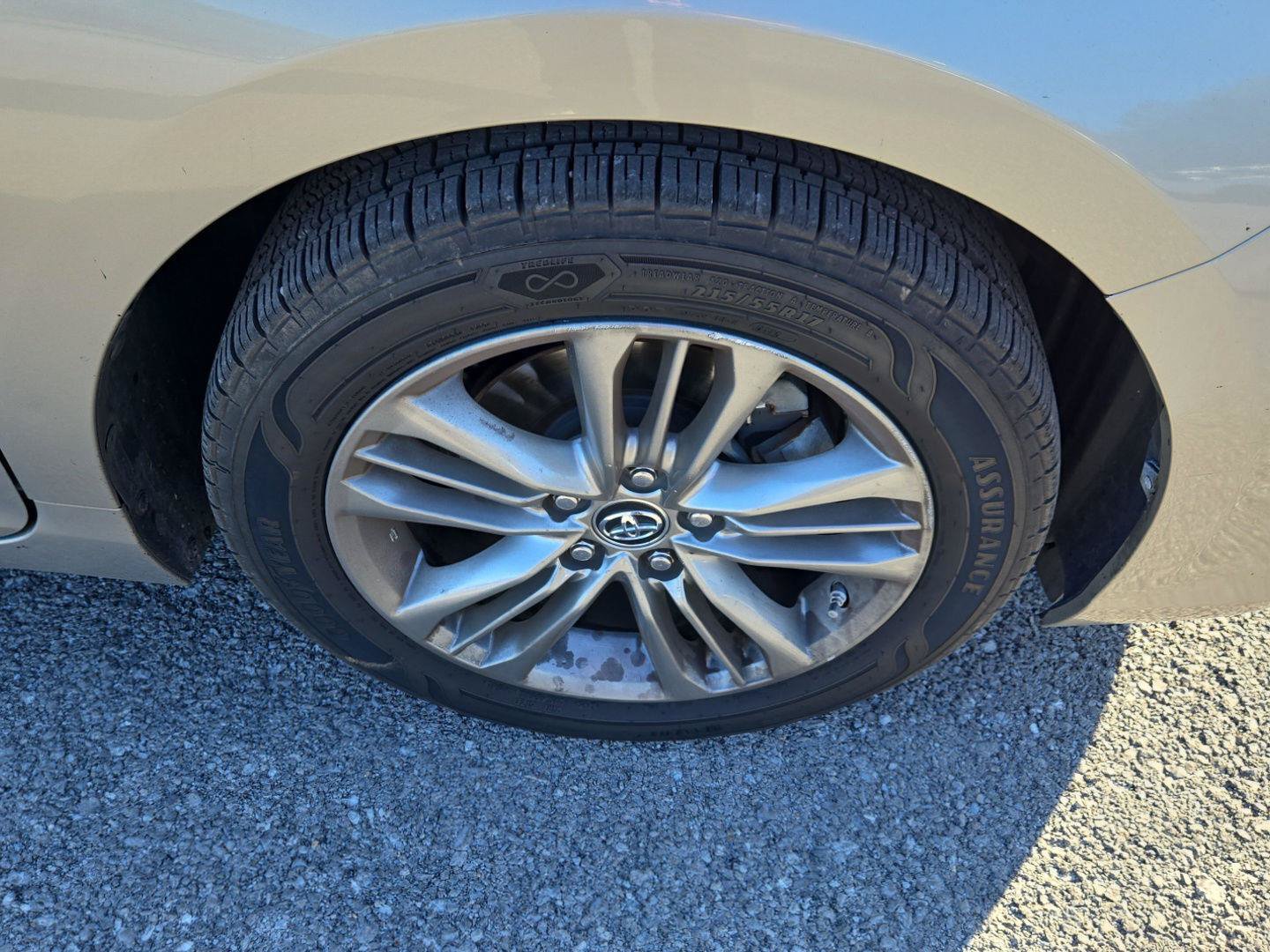 Used 2015 Toyota Camry SE FWD image 9