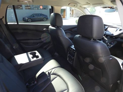 Used 2019 Buick Envision Essence FWD image 33