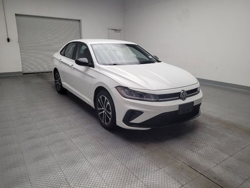 Used 2025 Volkswagen Jetta Sport FWD image 13