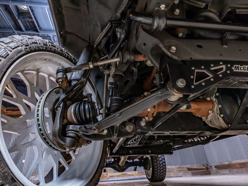 Used 2024 GMC Sierra 2500 AT4 w/ AT4 Preferred Package image 13