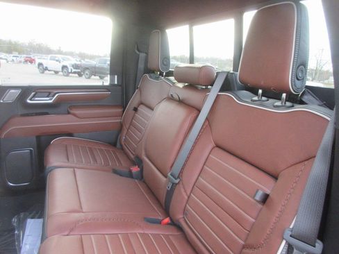 New 2026 GMC Sierra 2500 Denali Ultimate image 17