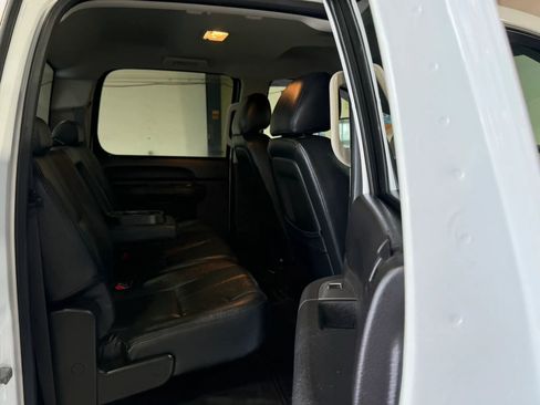 Used 2014 Chevrolet Silverado 2500 LT w/ Interior Plus Package AWD/4WD image 15