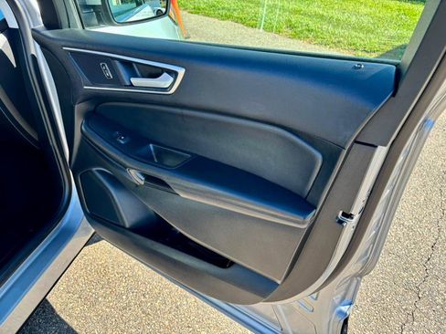Used 2023 Ford Edge SEL image 10