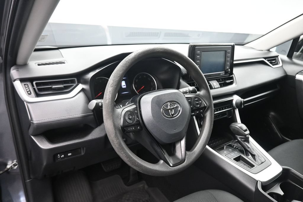 Used 2021 Toyota RAV4 LE FWD image 13