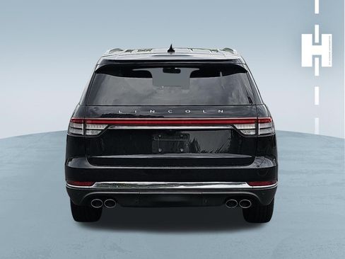 Used 2023 Lincoln Aviator AWD w/ Premium Package image 4