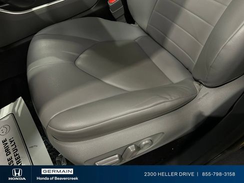 Used 2020 Toyota Highlander XLE AWD/4WD image 19