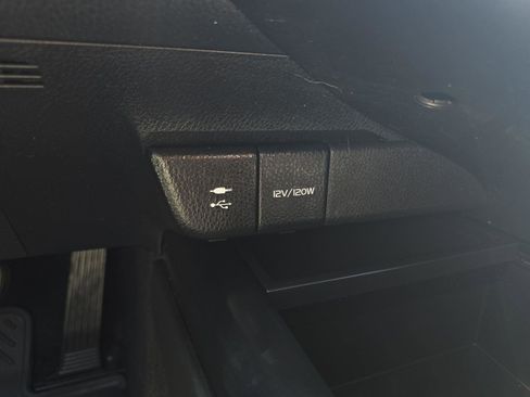 Used 2018 Toyota Camry SE w/ Moonroof Package FWD image 23