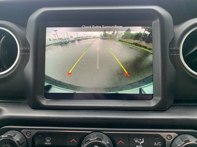 Used 2022 Jeep Wrangler Unlimited Sahara AWD/4WD image 15