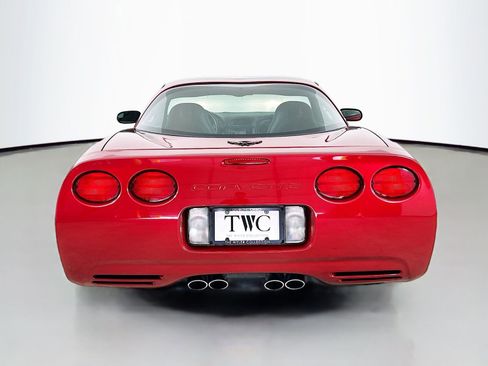 Used 2002 Chevrolet Corvette Coupe w/ Preferred Equipment Group2 RWD image 6