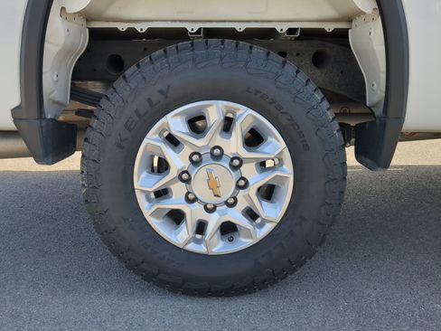 Certified 2023 Chevrolet Silverado 2500 LT AWD/4WD image 13