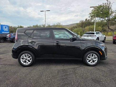 Used 2025 Kia Soul LX w/ LX Technology Package FWD image 5