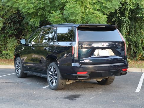 Certified 2022 Cadillac Escalade Sport RWD image 5