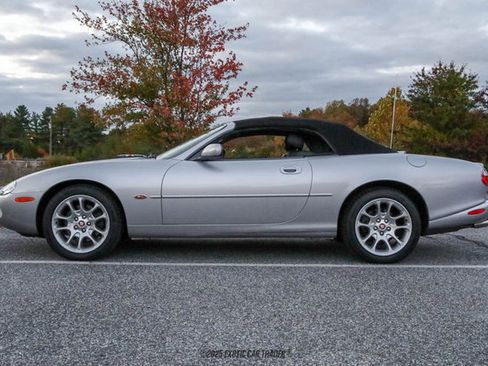 Used 2001 Jaguar XK8 Convertible image 16