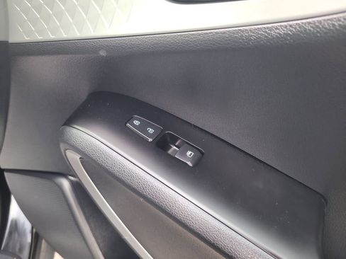 Used 2025 Kia Soul LX w/ LX Technology Package image 28