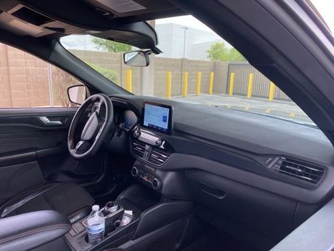 Used 2024 Ford Escape ST-Line image 5